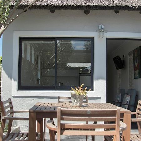 The Yacht Hotel Hermanus Buitenkant foto